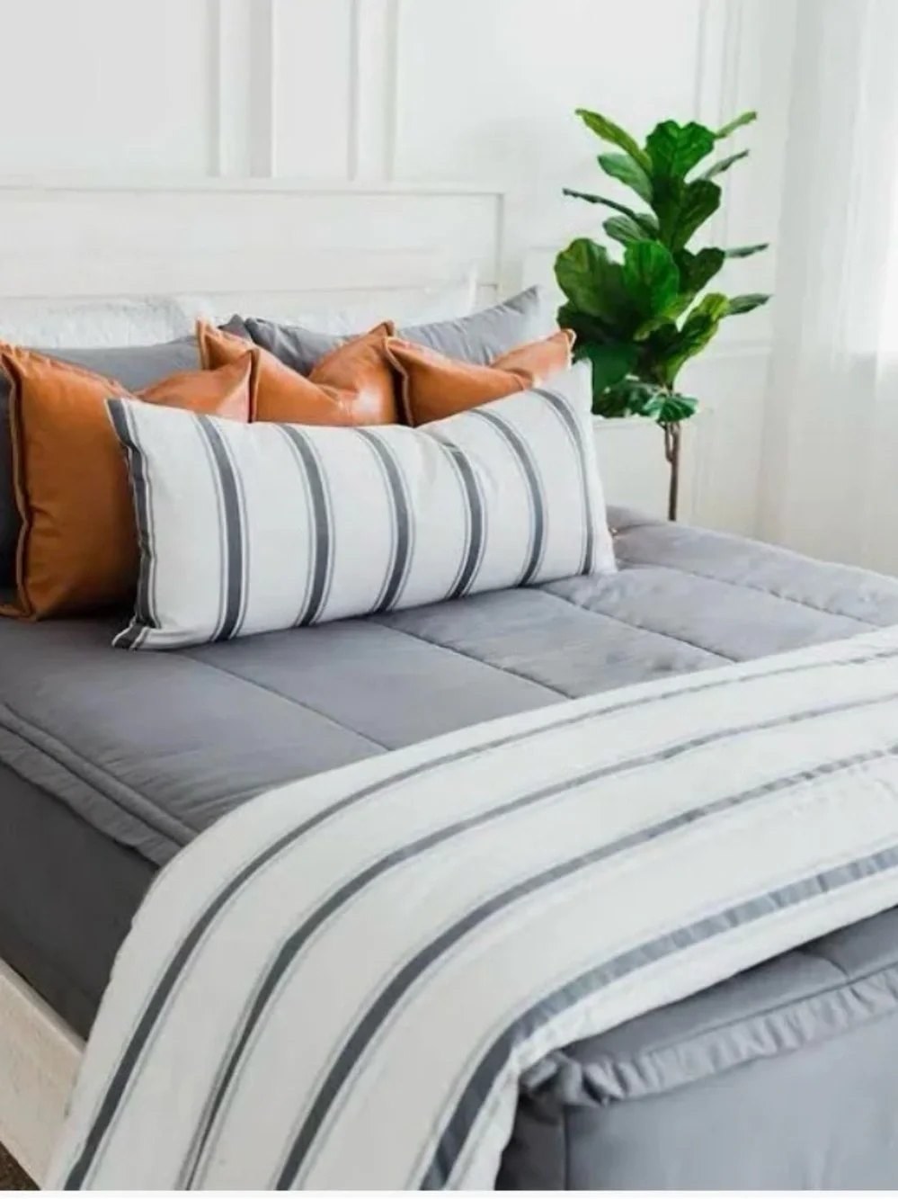 Reese’s Gray and White Beddy’s Zippered Bedding